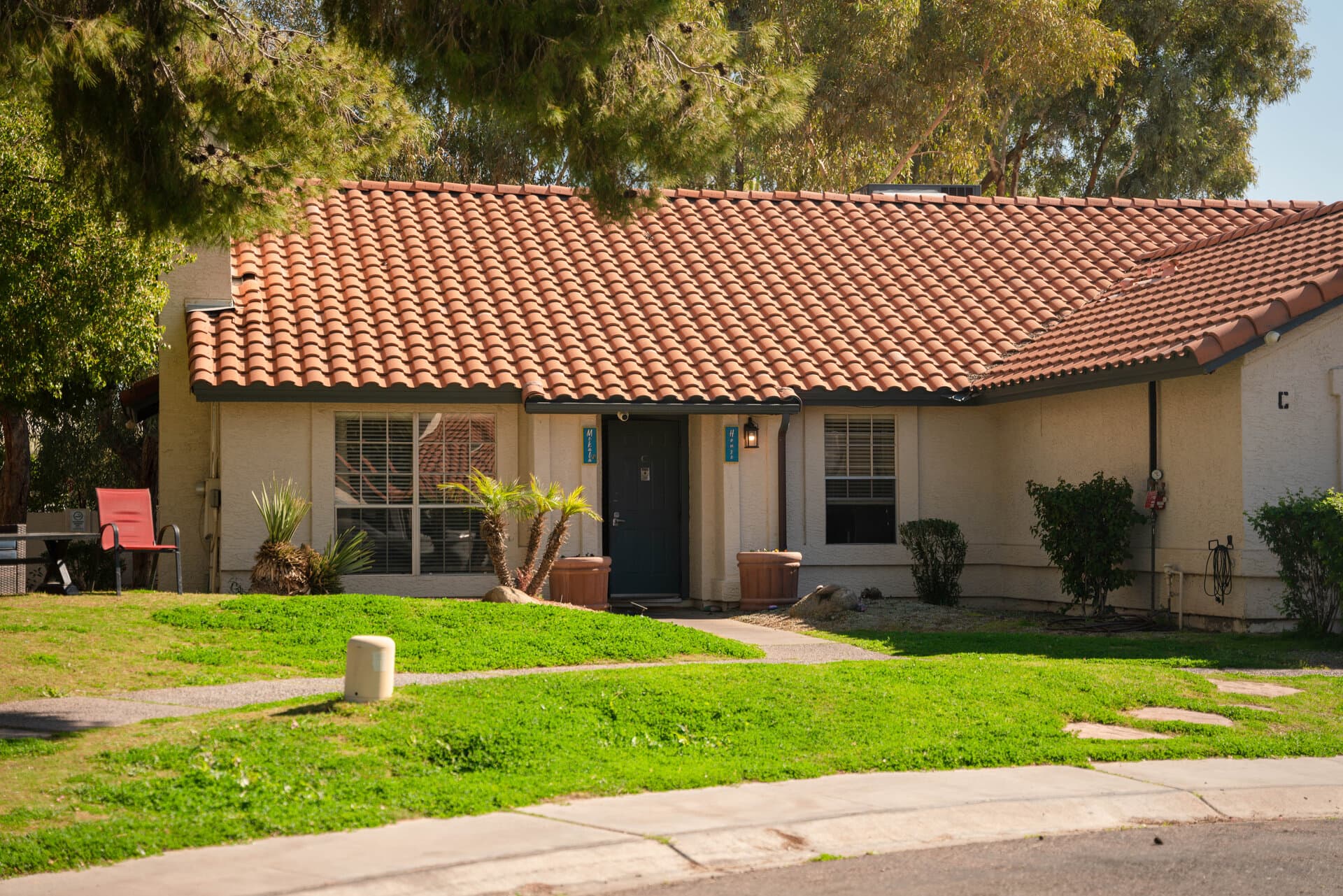 Virtue Recovery Chandler building exterior and landscaped grounds